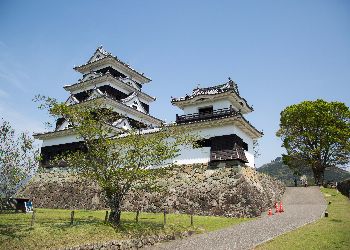 Ozu castle